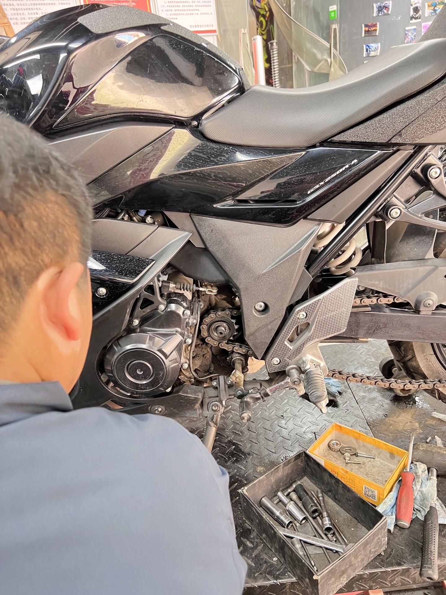 gsx250r 23000公里保养更换.更换配件:1