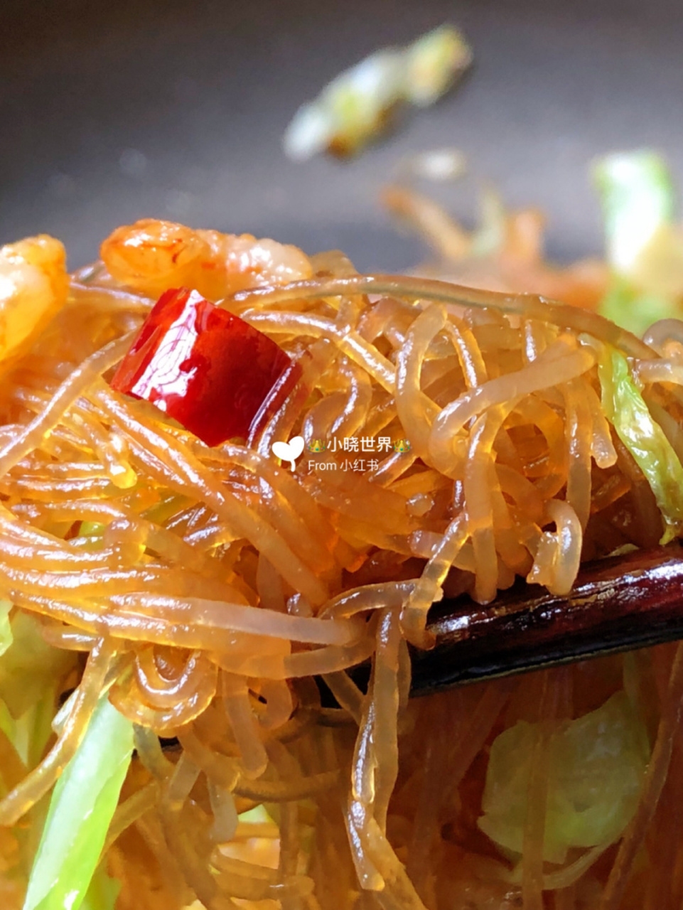 超级满足胃口的圆白菜炒粉丝,风味独特,简单易上手～ 90材料: 龙口