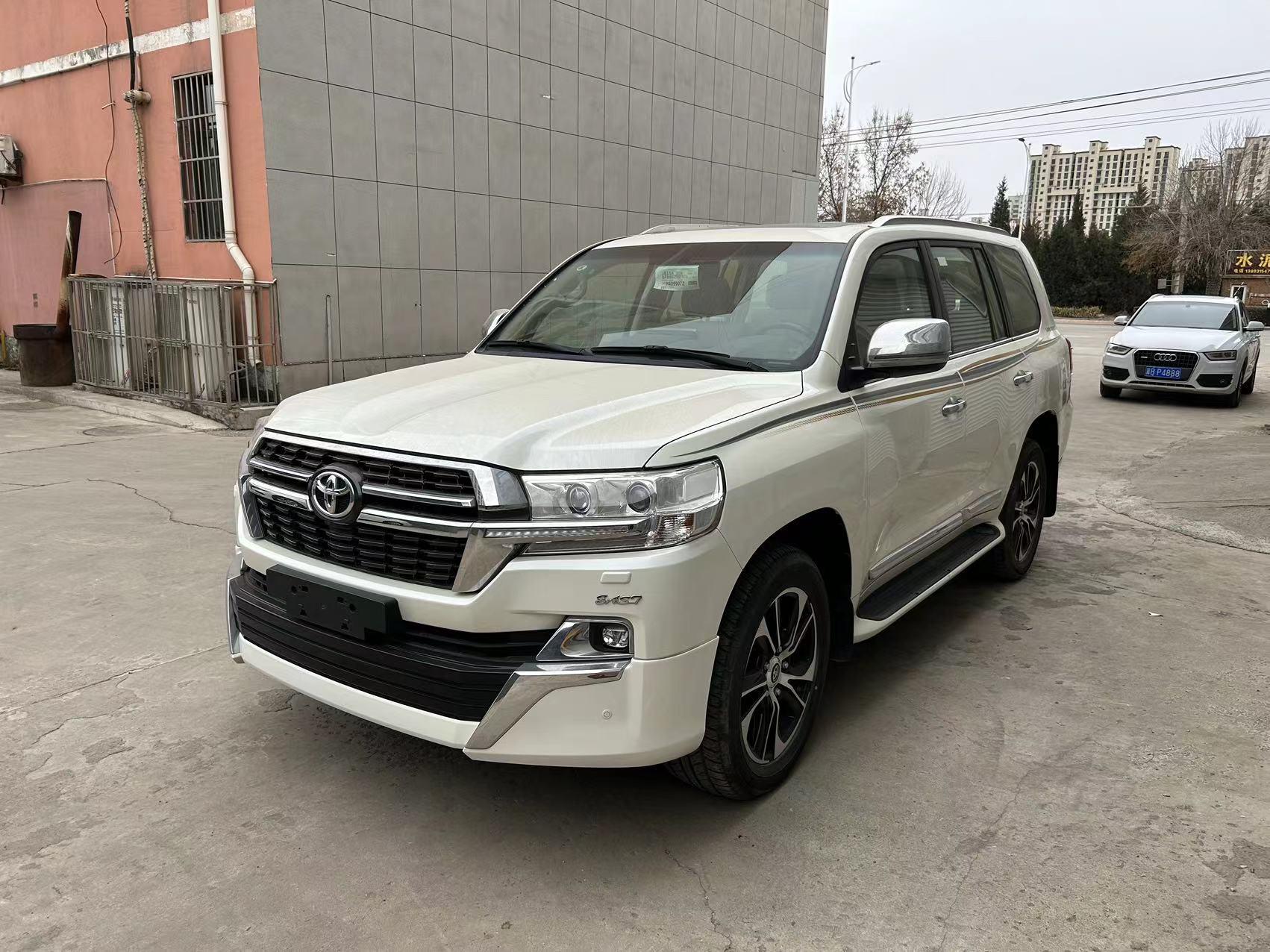 即将到店:21款酷路泽5700vx-r gt8气kdss丝绒 23年11月上牌