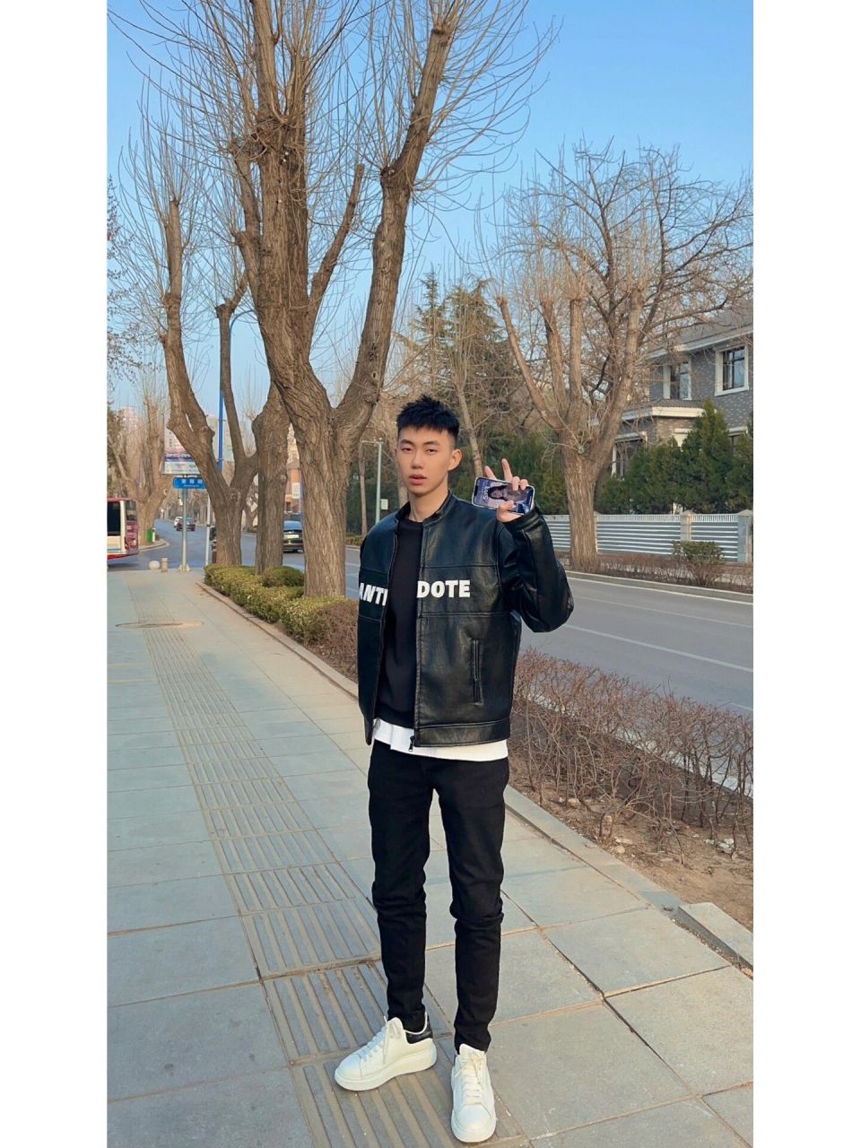 东北185大帅哥 不好意思 我自恋了一下其实184四舍五入而已