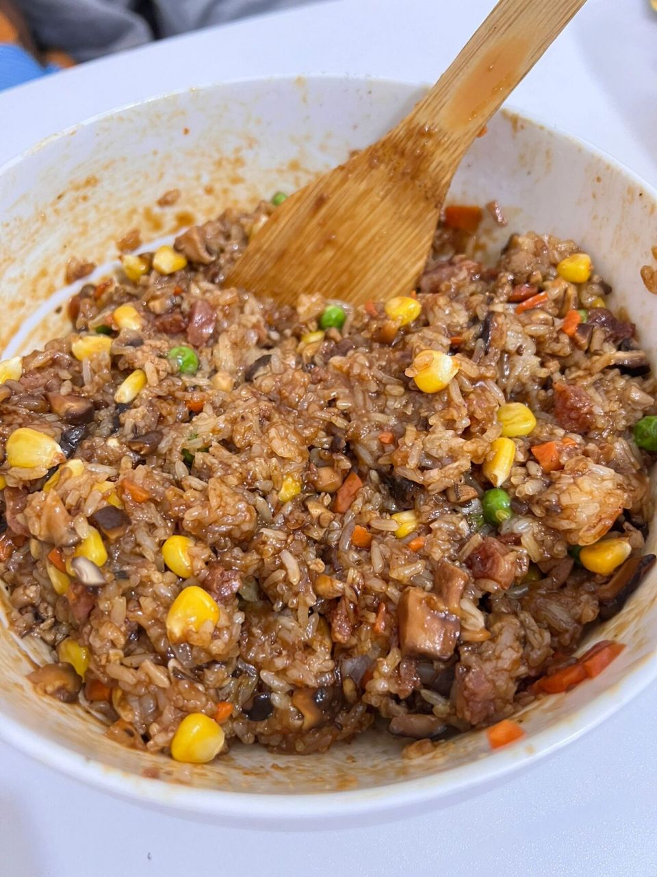 【自制烧麦】皮薄馅多 做法简单   周末宅家,看到之前喵喵龙做煲仔饭