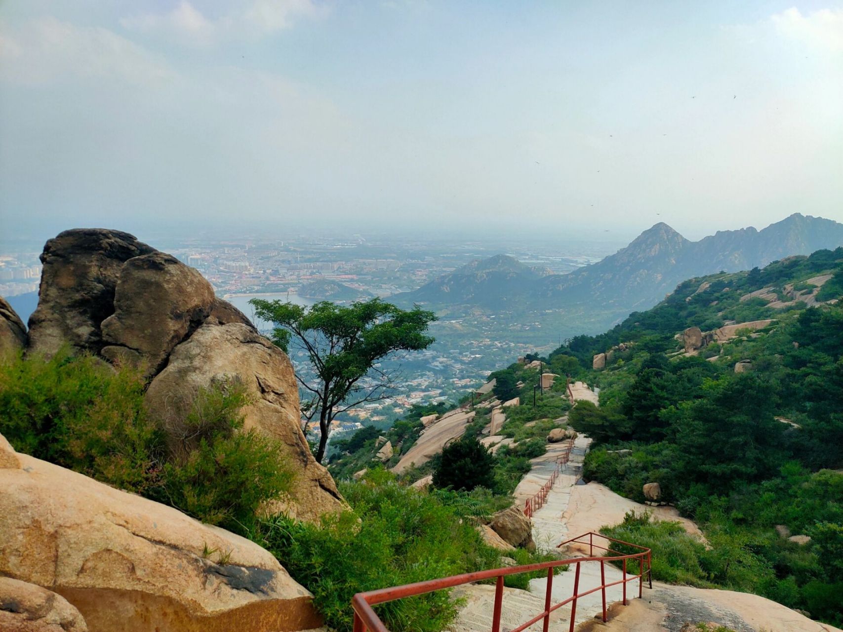 这里提到的碣石即今天我攀登的河北昌黎碣石山.