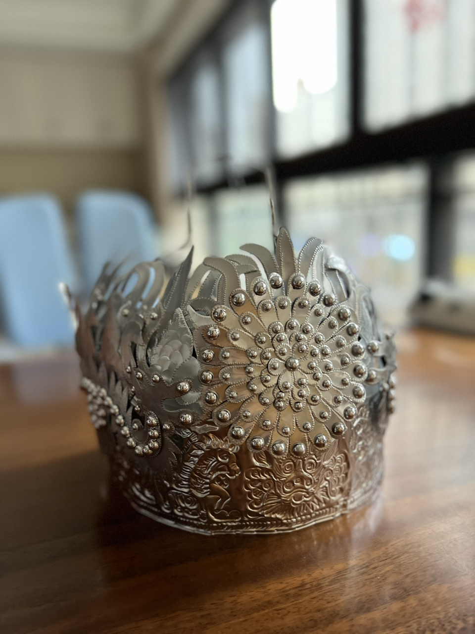 用易拉罐做的传统苗族银头饰 还有几个部分没有完成,这也是最近更新