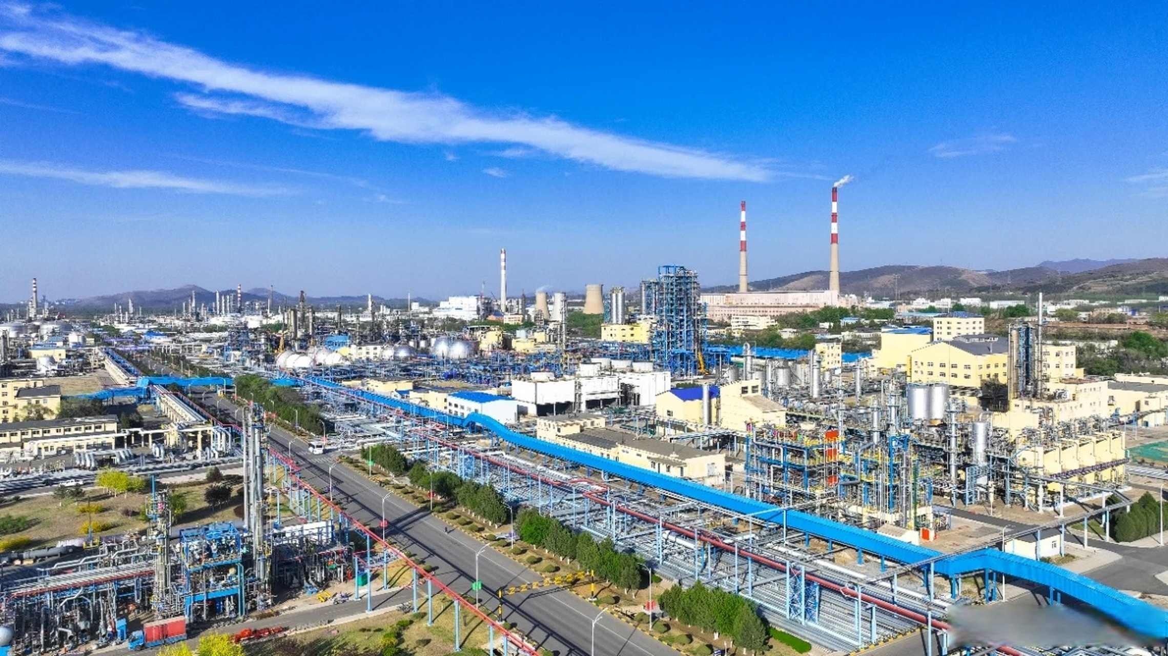 辽阳石化:践行绿色低碳发展,共享碧水蓝天净土 #贯彻二十大辽宁在行动