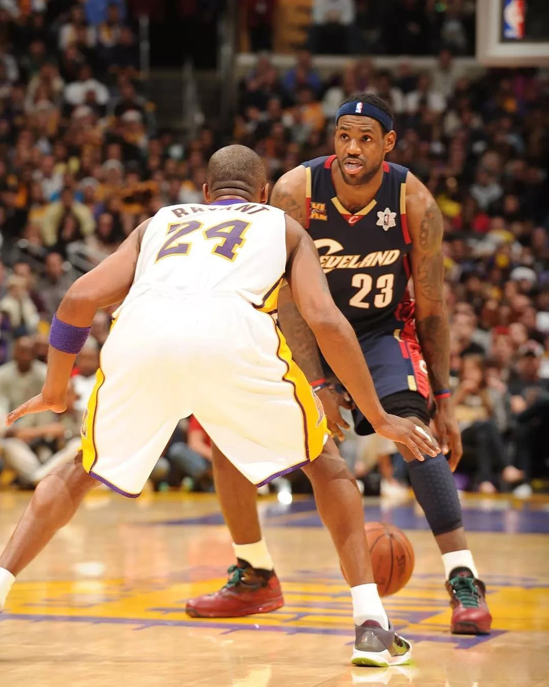 尼克·杨发推既然已经有了最佳防守球员nba应该设置最佳进攻球员