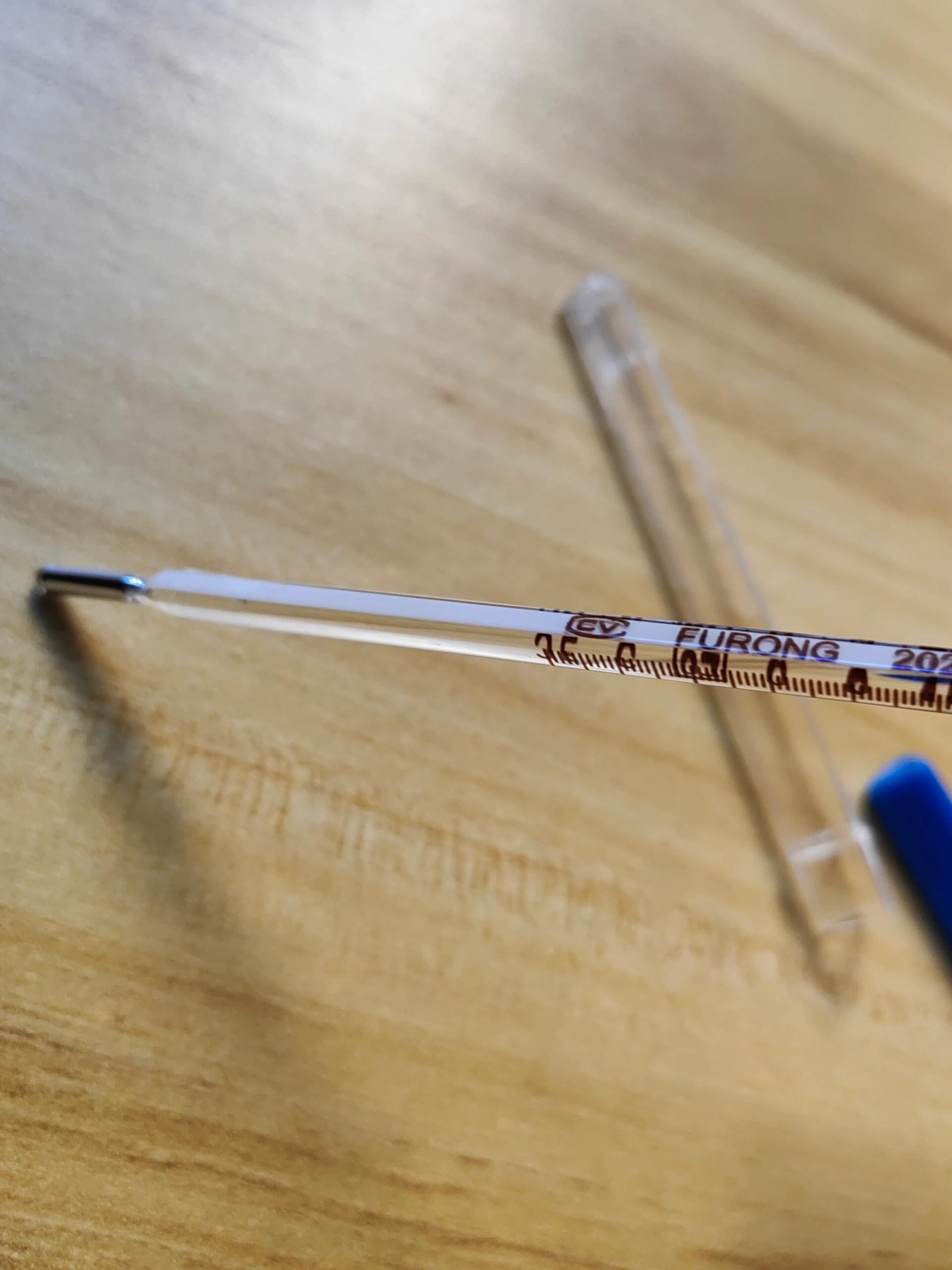 如何使用水银体温计测,看体温