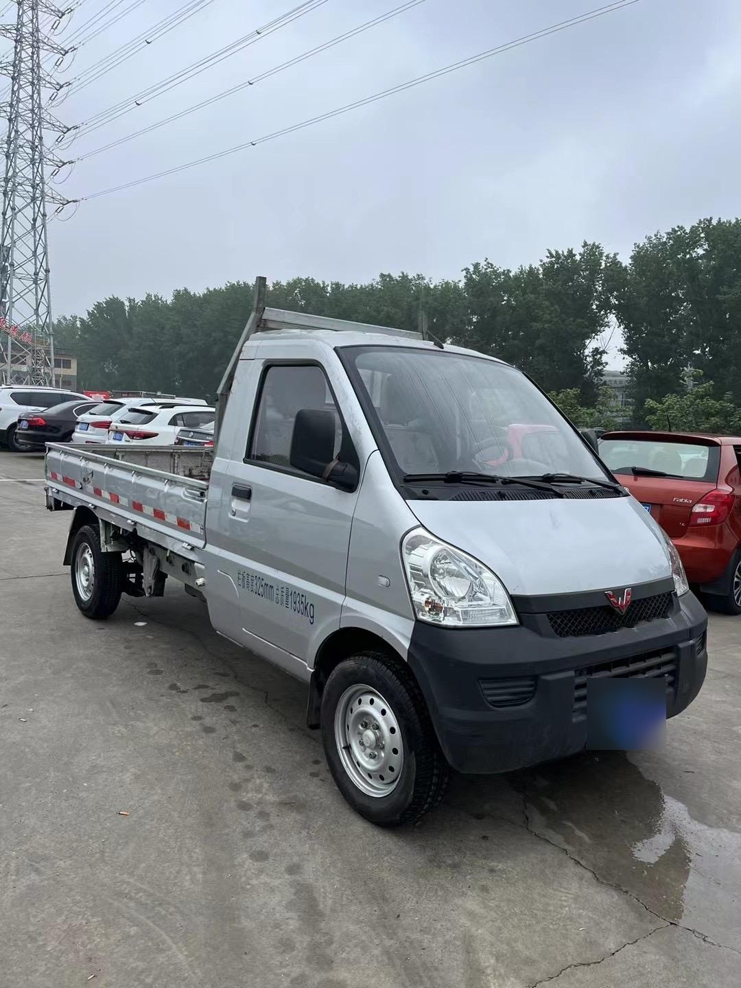2018年五菱宏光小卡单排工具车