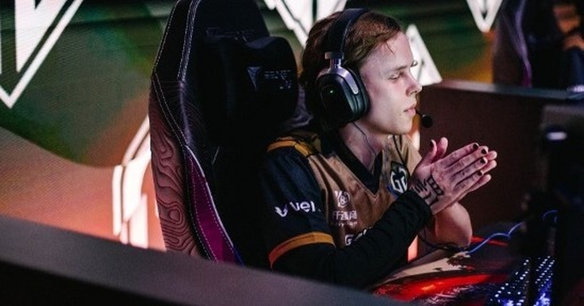 gg战队的一号位dyrachyo在梦幻联赛s20小组赛第二阶段战胜aster后接受