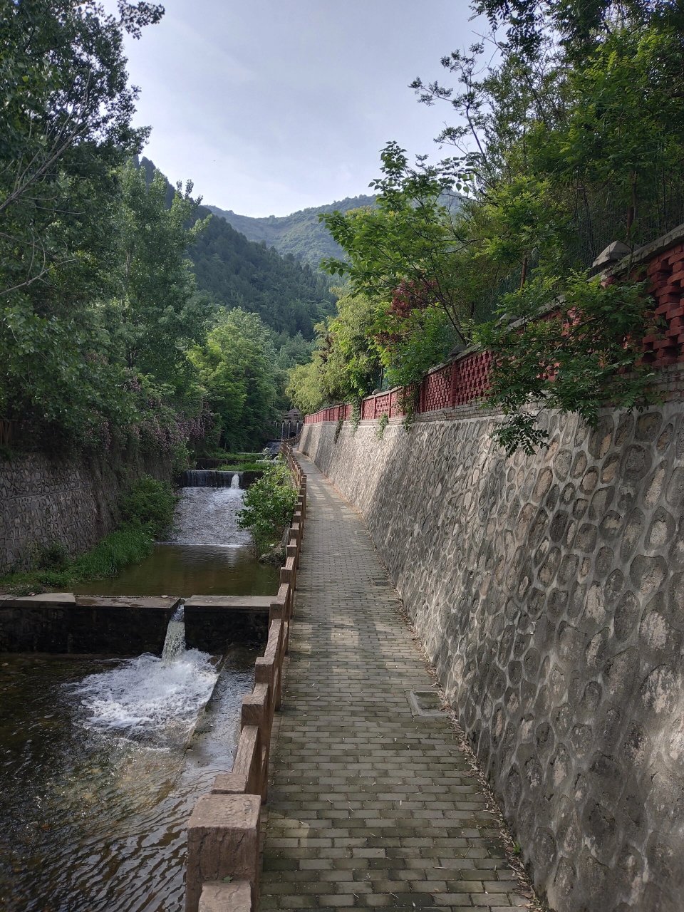 从上王村徒步黄峪寺图片