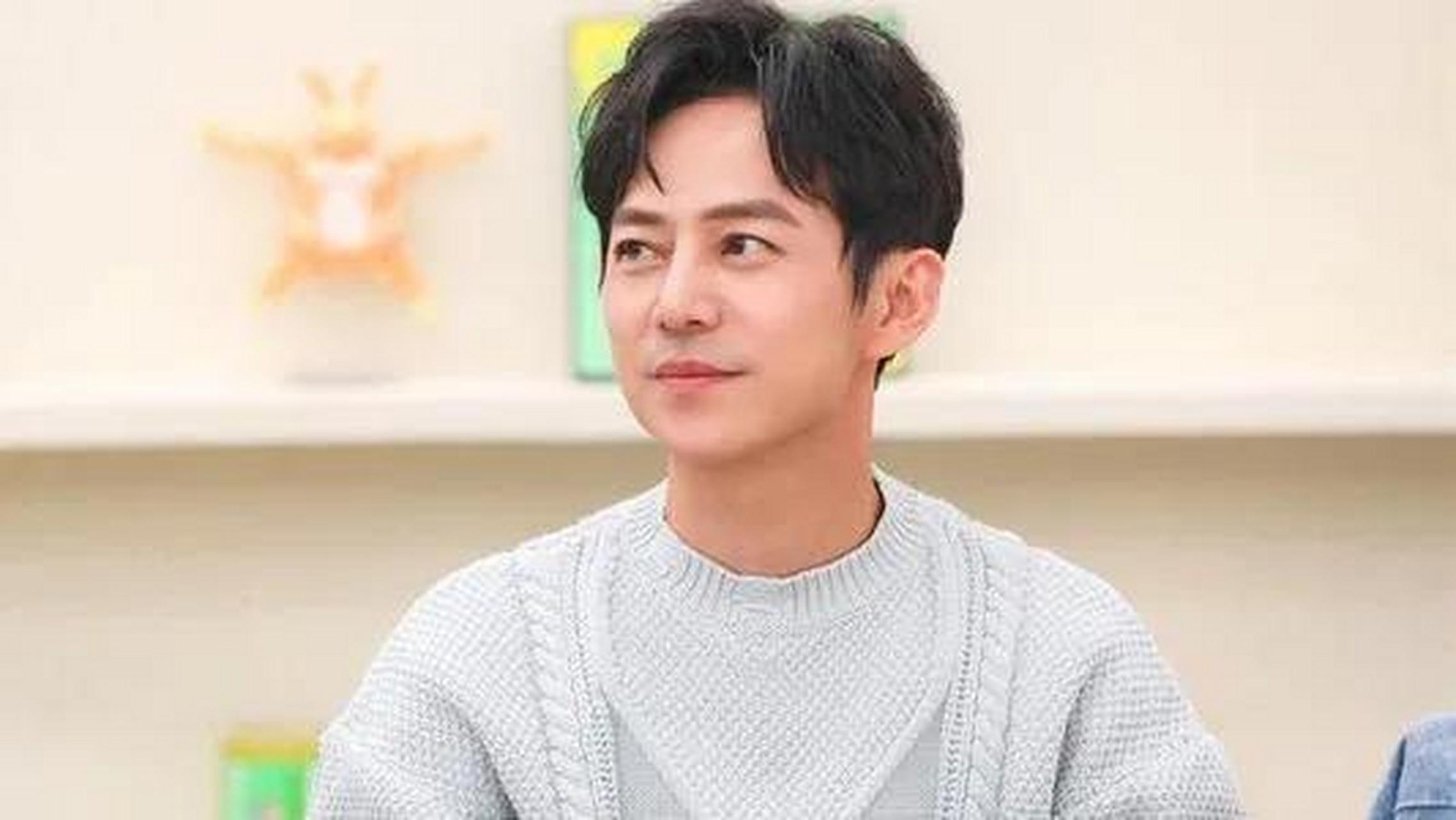 100万,杜海涛和沈梦辰联手捐款100万; 央视主持人张泽群捐一年工资21