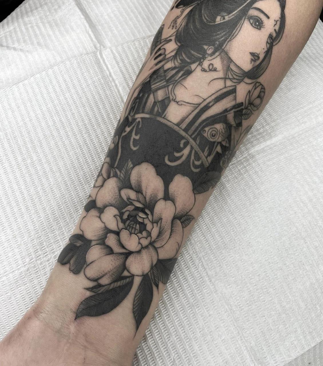 手臂纹身|艺妓纹身|素花纹身|梵刺青 今日:艺妓纹身 耗时:3小时