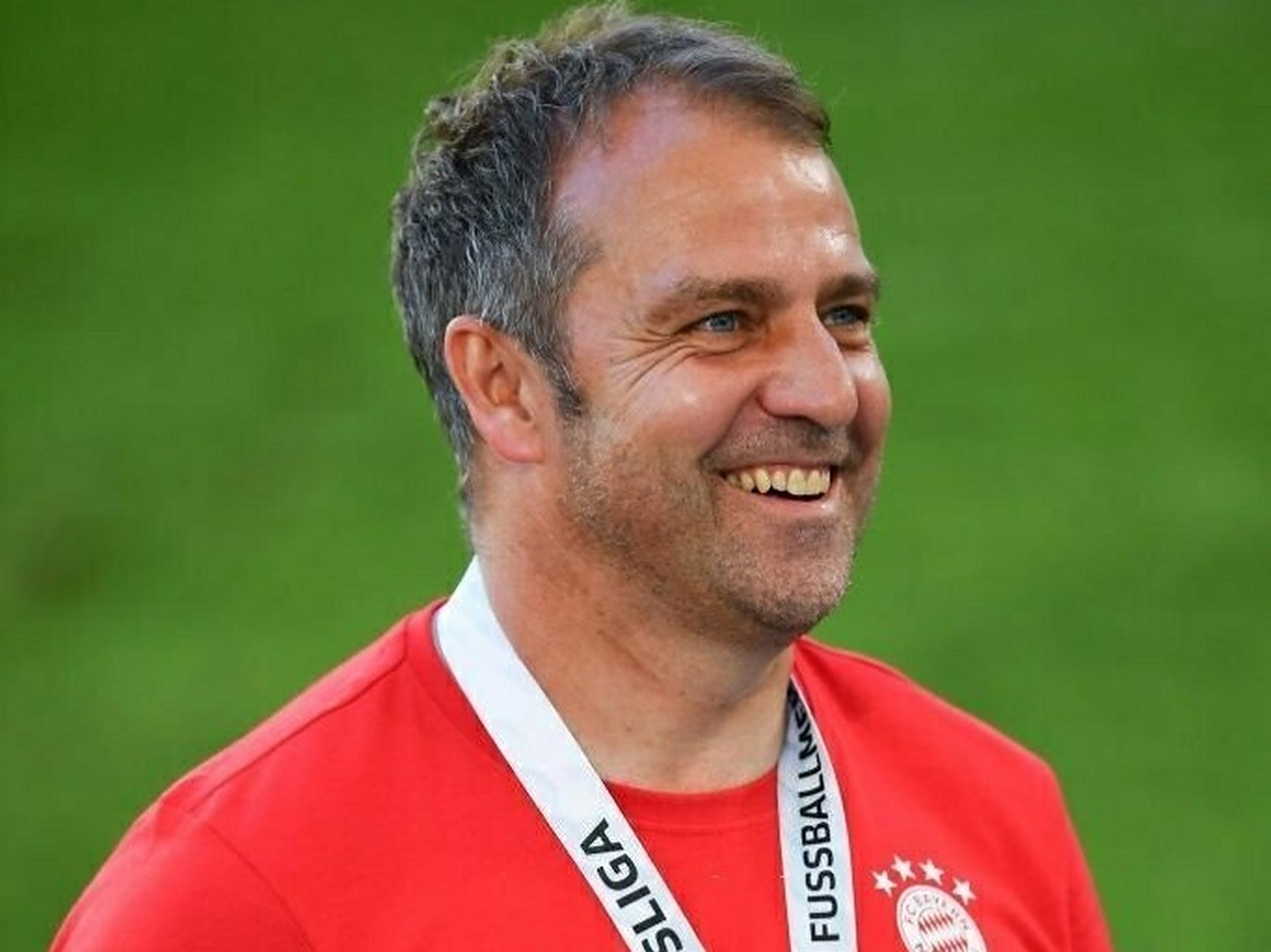 9515 恭喜汉斯·弗里克获得最佳教练9515 恭喜约书亚·基米希