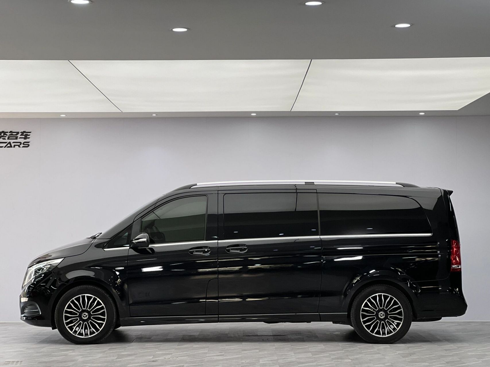 奔驰v260l 20年5月上牌 奔驰v260 l 尊贵加长版 一手车 行驶63000公里