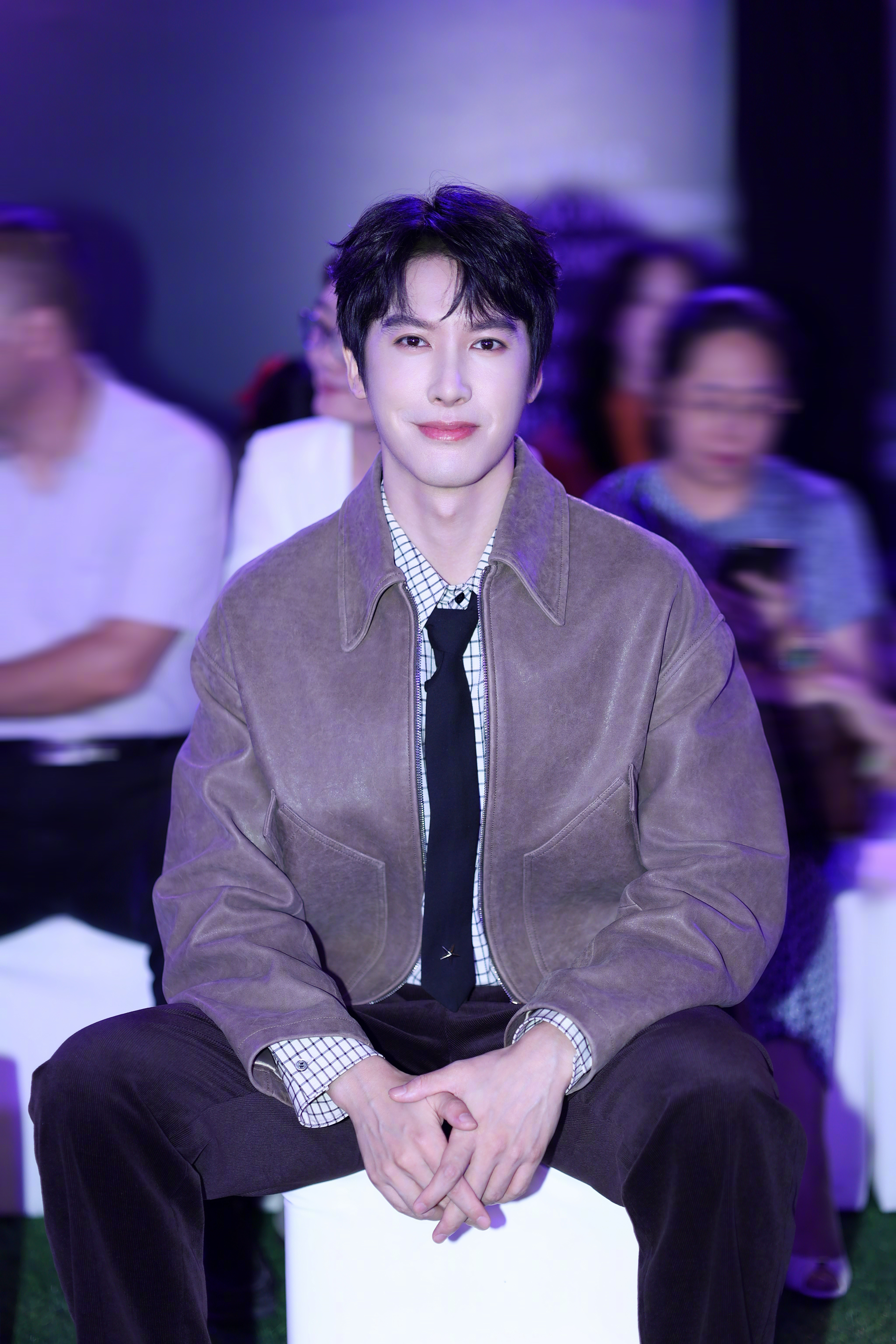 周##就这么水灵灵地变时尚了# ss2025北京时装周 风尚挚友赖艺leon