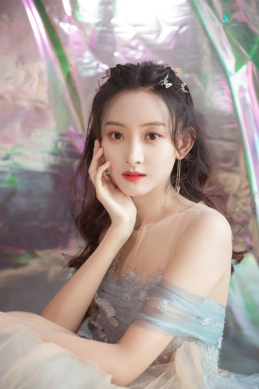 代文雯仙气纱裙穿搭户外写真图集