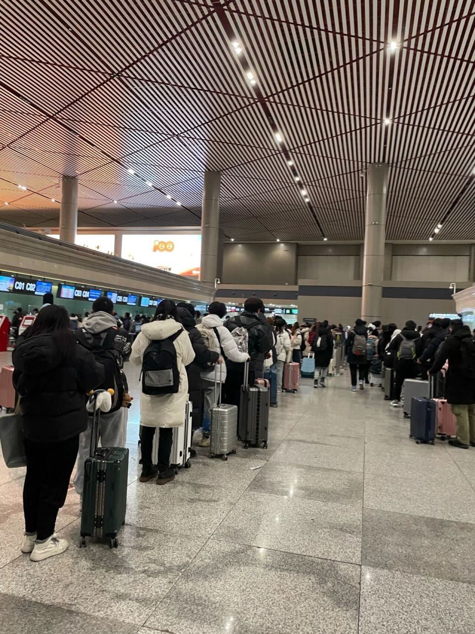 哈尔滨太平机场 五点到的,欢迎来到太平火车站值机快一小时,早点来吧