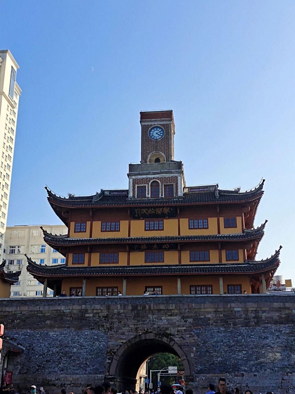 day1 宁波站-酒店(鄞州区)-东鼓道-鼓楼-天一广场-城隍庙-宁波老外滩