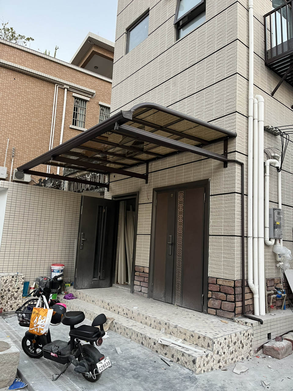 东莞同城定做雨棚,飘棚,阳光棚,工厂直销 感谢石排镇茶山镇客户的信任