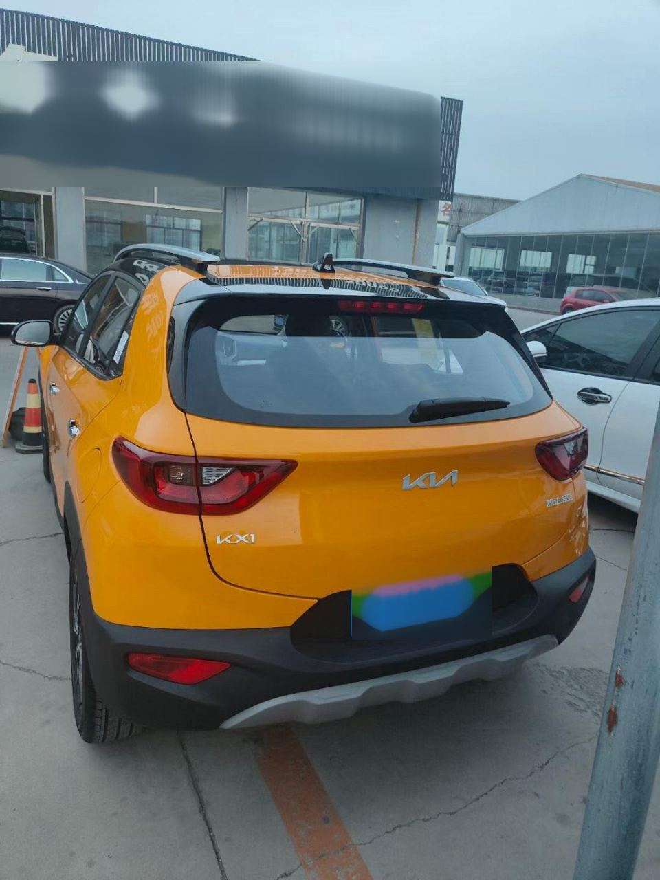 新到2024年起亚kx1,原车主一手,全车原漆,180公里实表,最顶配,有喜欢