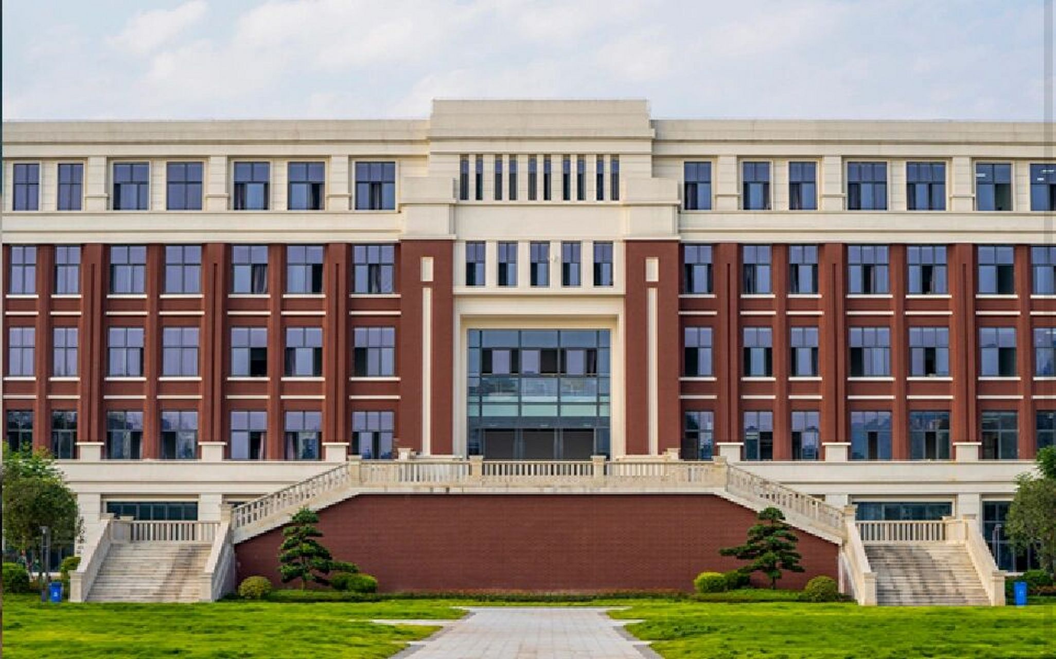 重庆市科技职业学院招生中应征入伍直招士官 重庆科技职业学院是经