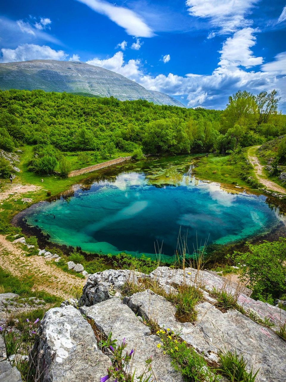 传说的地球之眼|克罗地亚塞蒂纳河泉 90克罗地亚 有一处天然湖泊