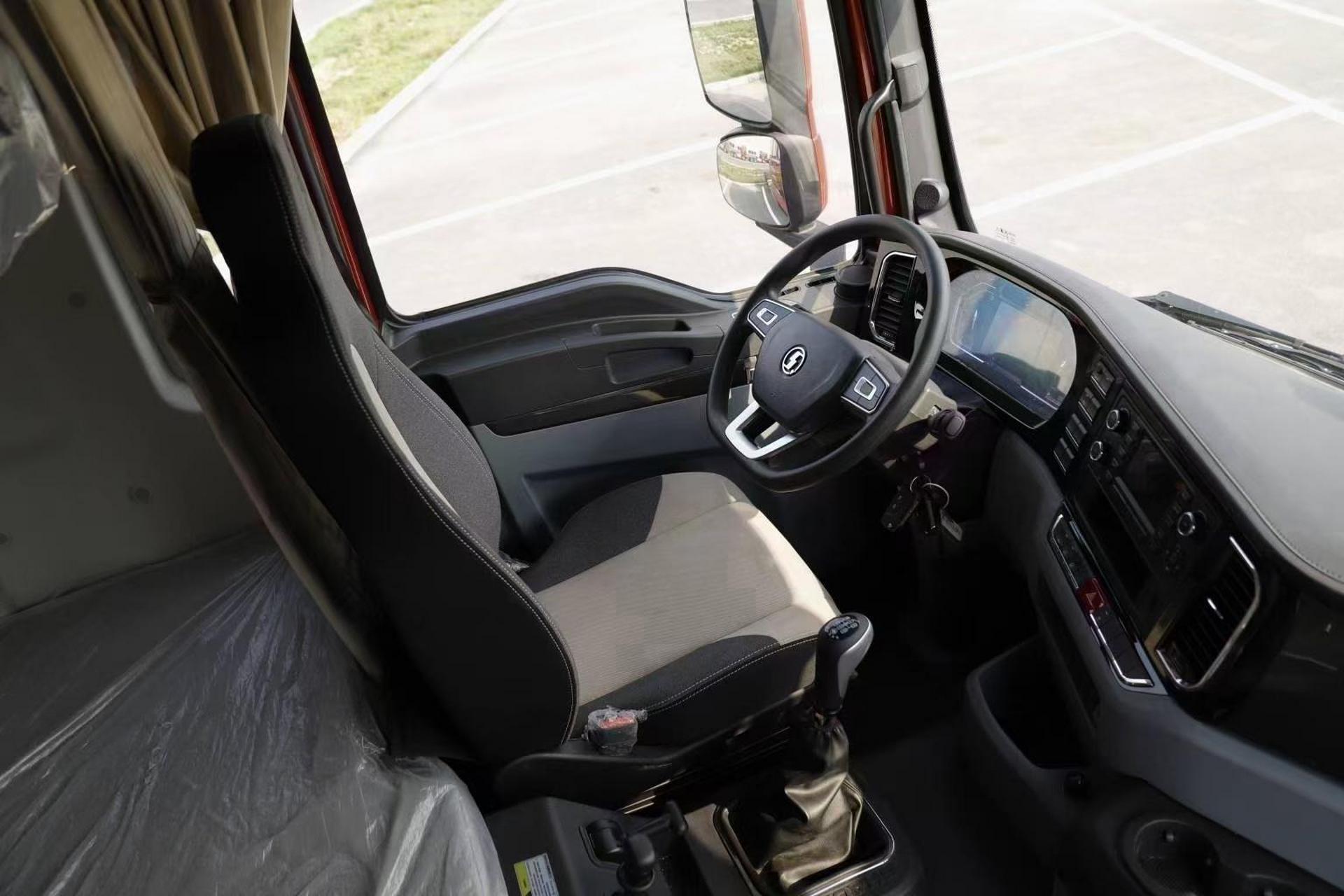 来吧老铁,陕汽轩德翼3天然气牵引车,480玉柴lng,37万包牌上路,贷款