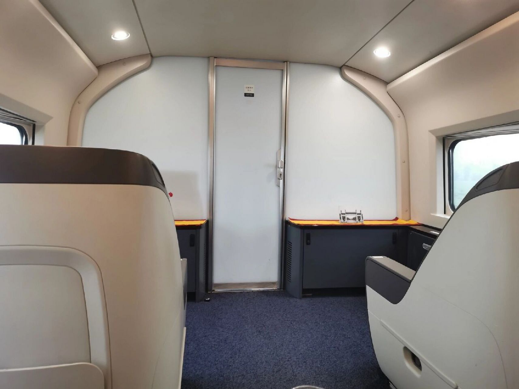 原来高铁的一等座是这样的,第一次见