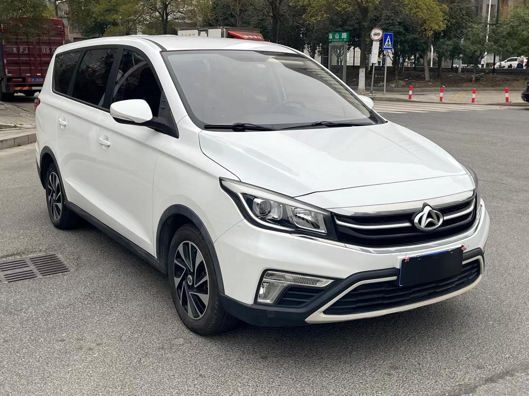 长安欧尚a800,自动1.5t,七座mpv,动力强劲,全车原版,一个面补漆