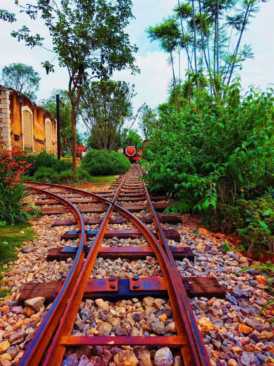 碧色寨 丨碧色如初,芳华未远 蒙自这个安逸的小城 有一个安静秀丽的