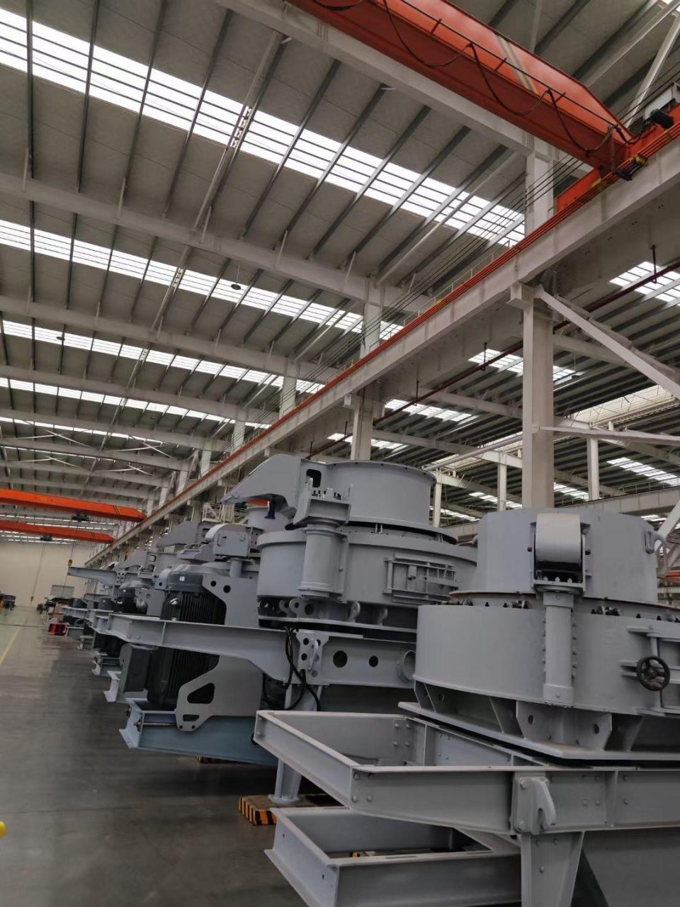 【黎明重工】制砂机采用焊接机器人保证产品质量砂石生产线全套设备
