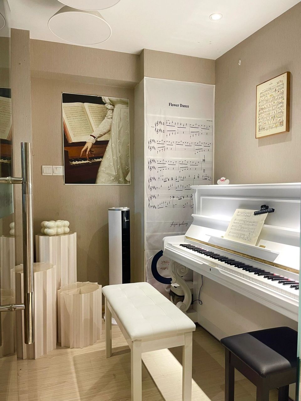 这么温馨的琴房,弹琴都变得幸福 重新装修的琴房,变得文艺多了
