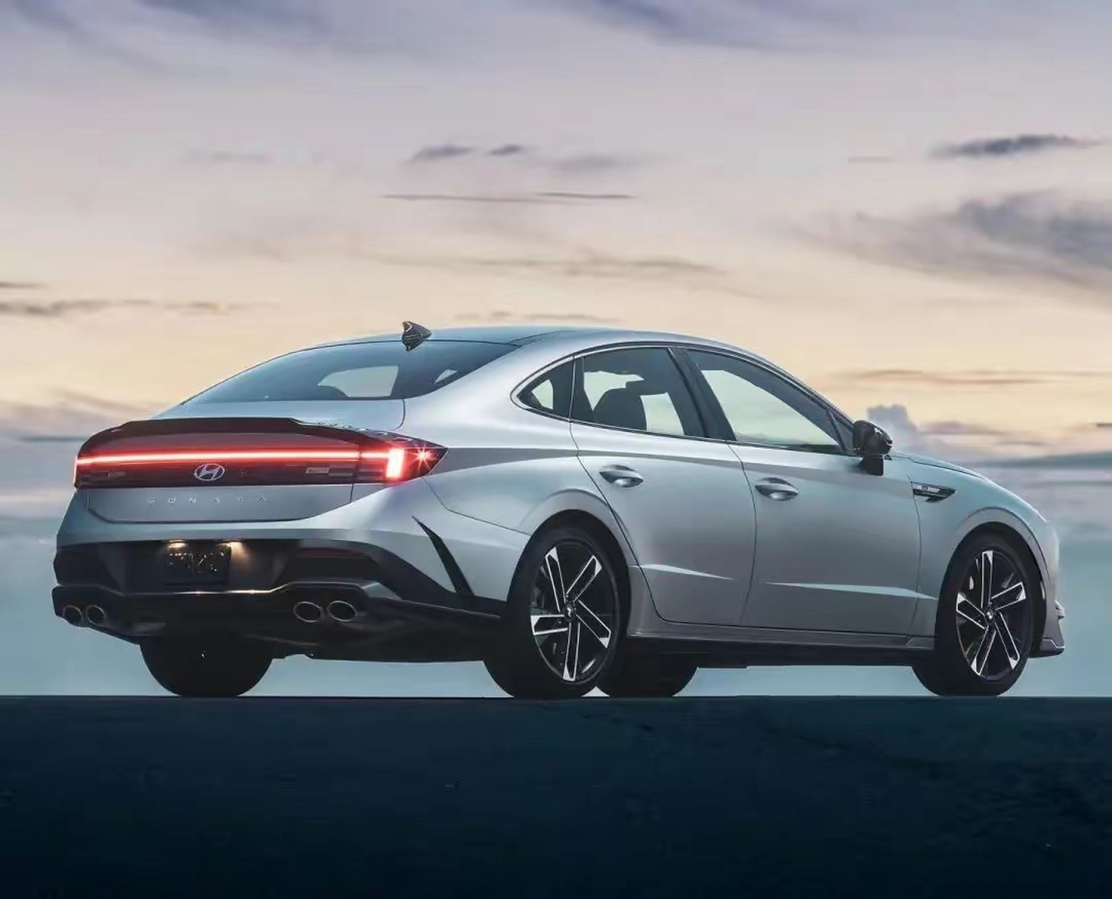 日前,2024款现代索纳塔官图正式发布.