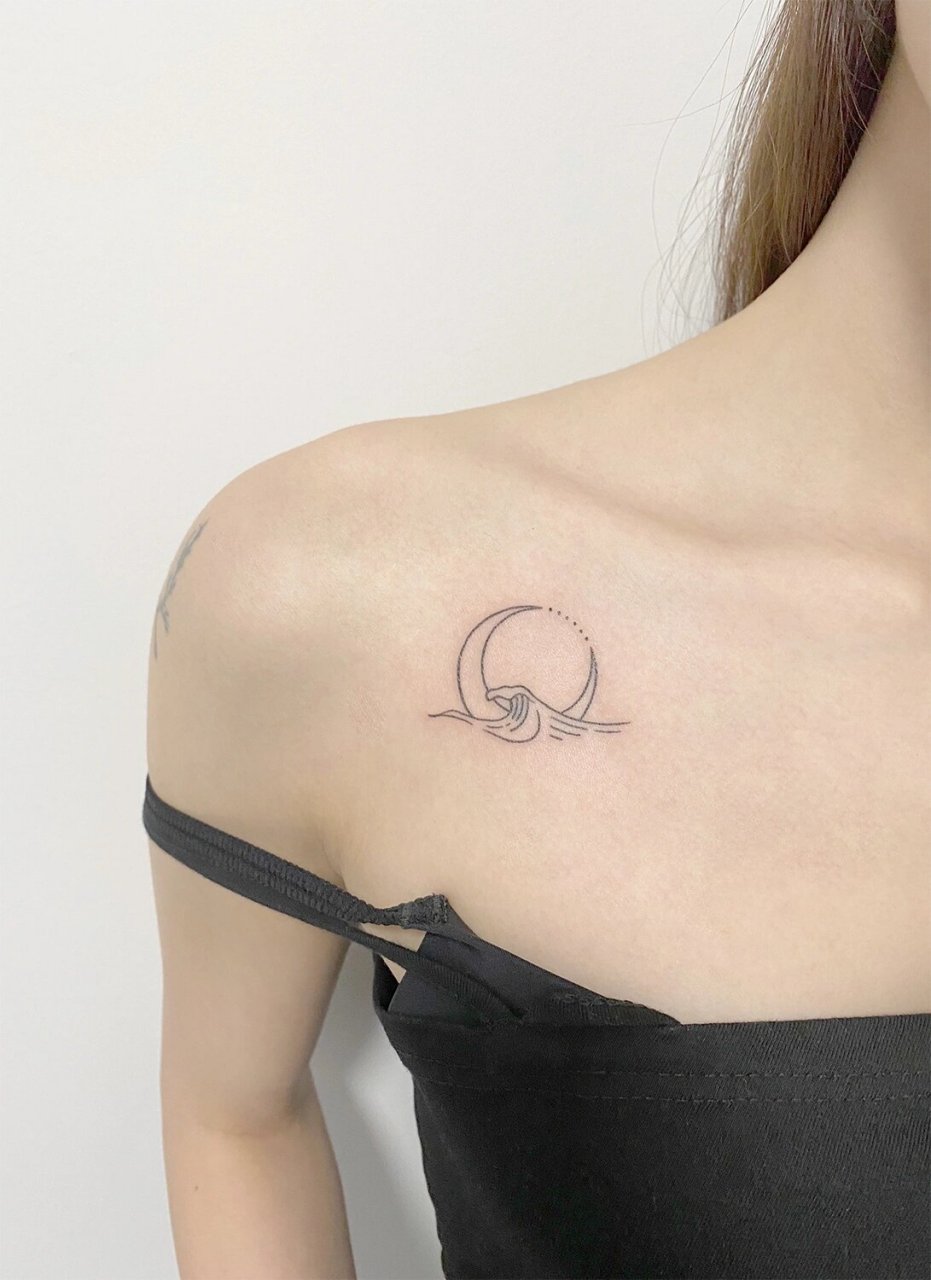 锁骨纹身|小清新纹身|精致纹身                锁骨部位纹身确实挺