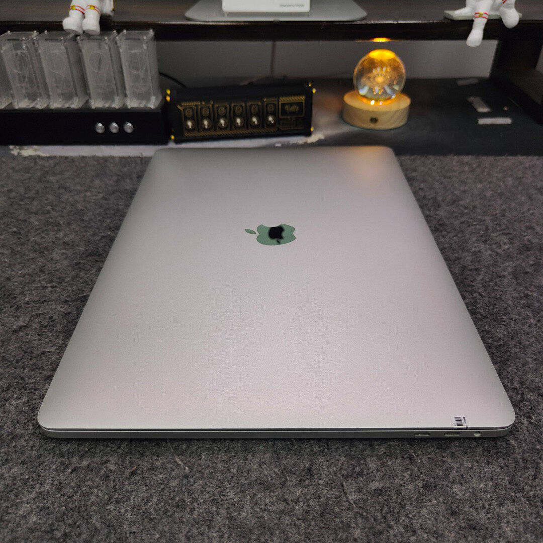 捡漏macbookpro2018银色15英寸18款苹果笔记本电脑 带触控条bar ,可以