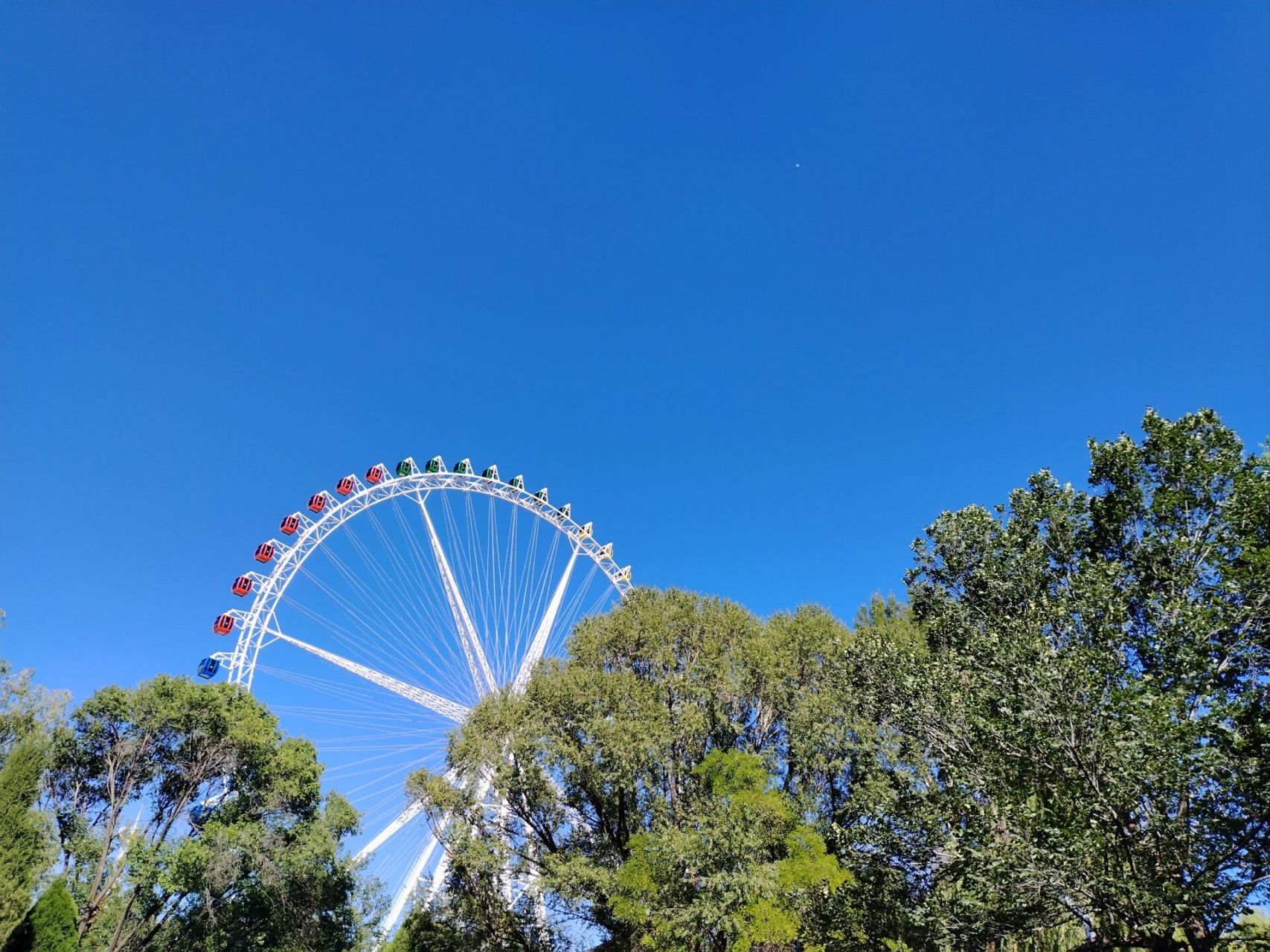 西宁夏天的人民公园94 78风景优美,景色宜人,微风拂面,和家人乘船