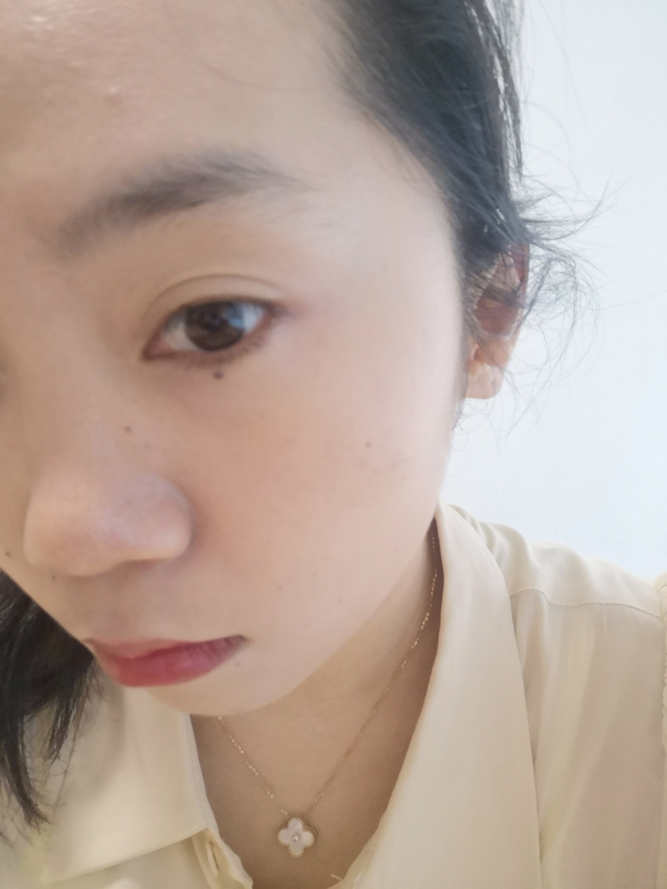 右眼下面这个痣,是什么痣,是不是不好?