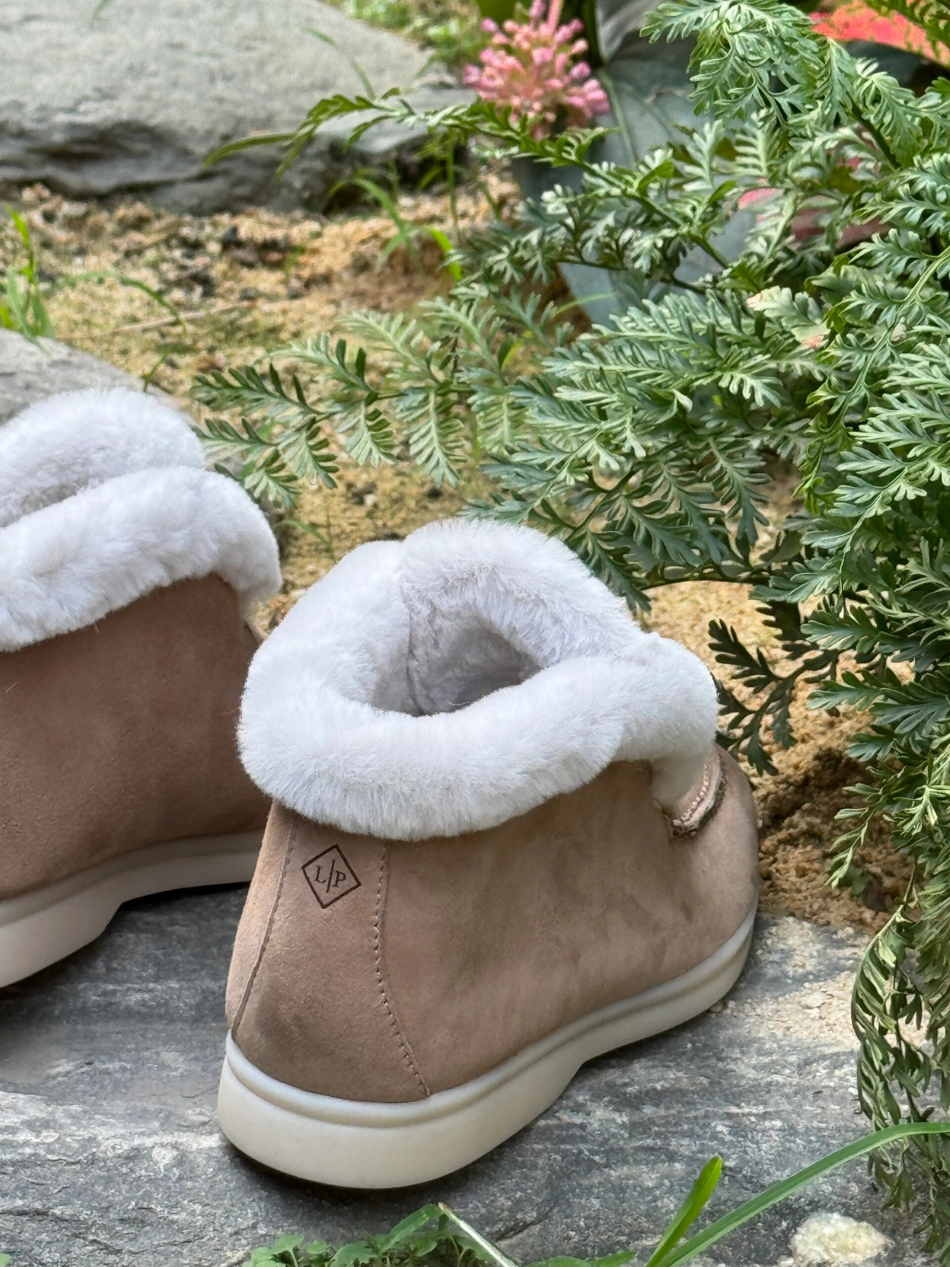 獭兔毛高帮白底鞋 好穿在冬季 沙石色雪地靴 区别于那种厚底的雪地靴