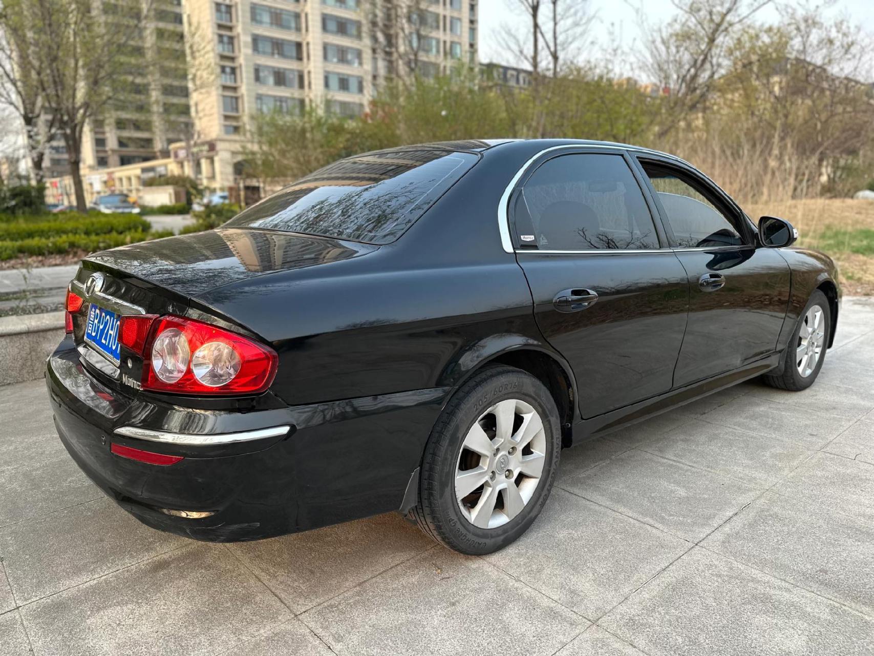 12年现代索纳塔名驭,个人一手车,车况好,开着非常舒服,全款6300包过户