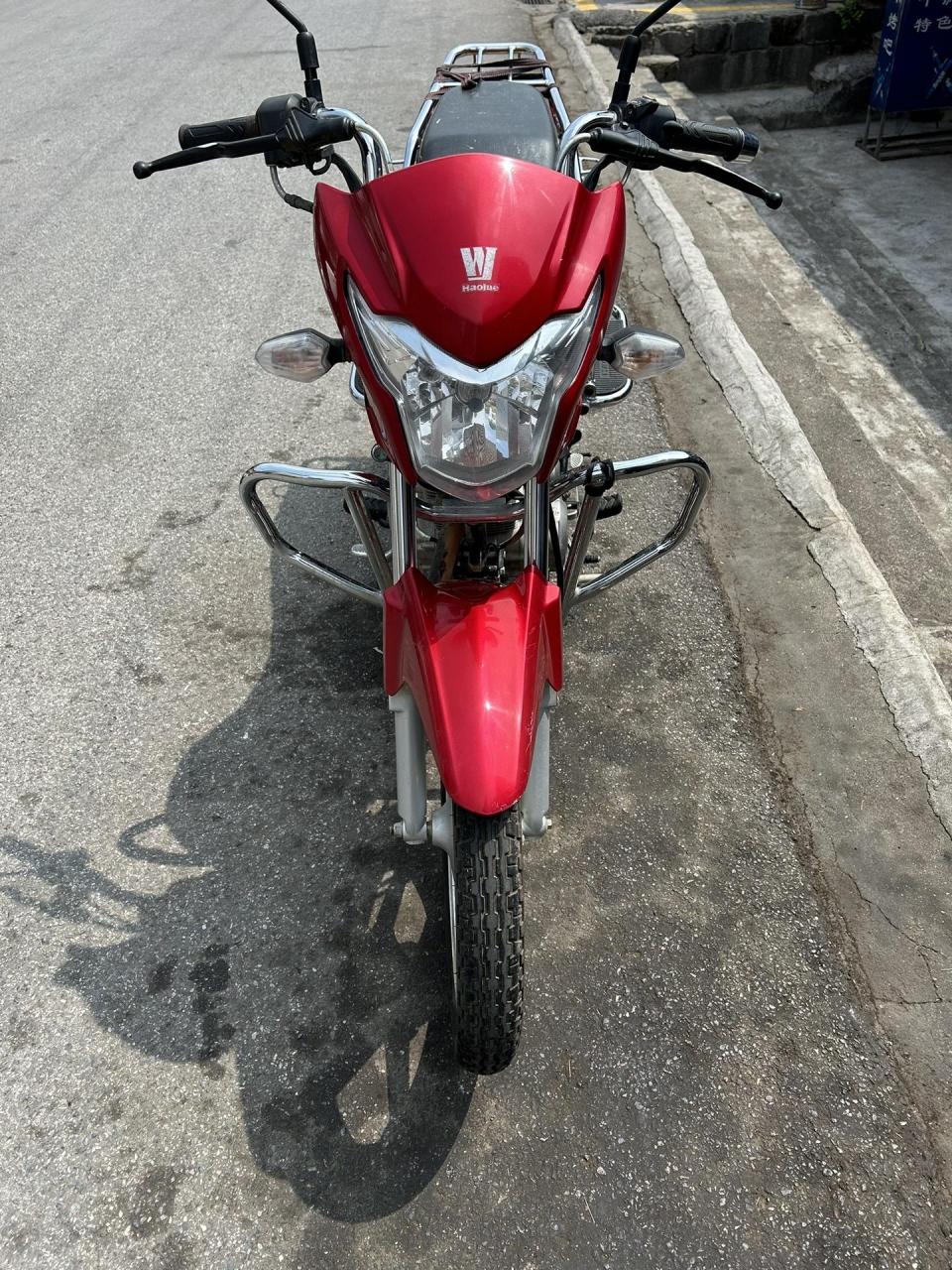 最新买下18年上牌豪爵dh150一台,带翻板货架,发动机状态巅峰,价格不高