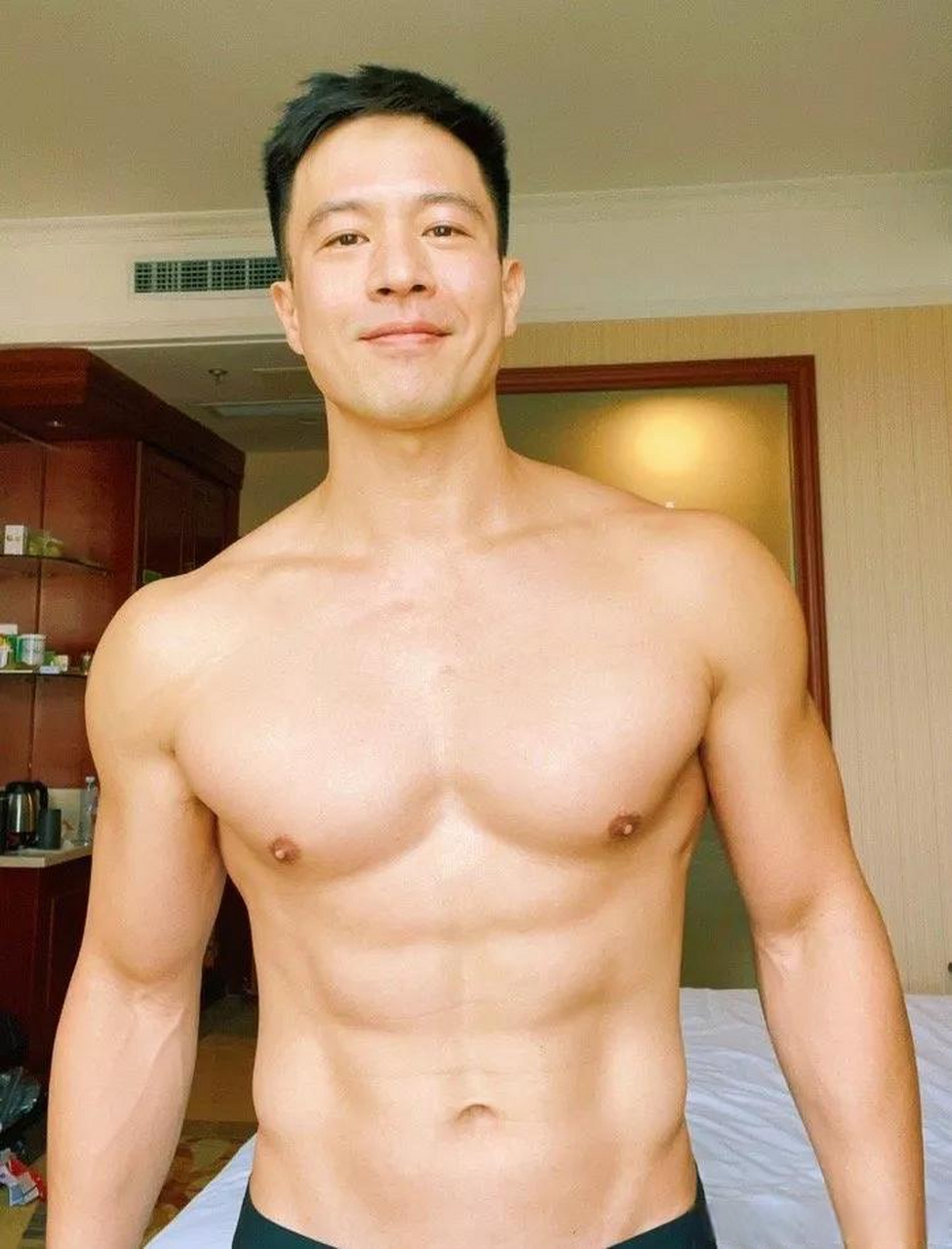 中国演员的身材天花板——安志杰