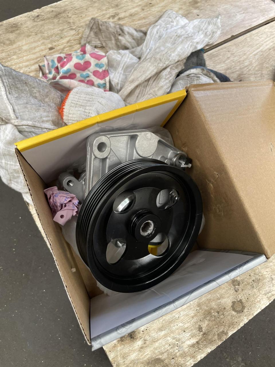 奔驰.助力泵异响 更换助力泵解决问题 感谢