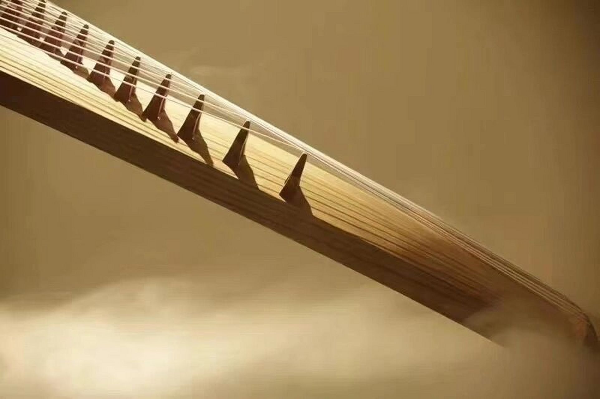 优美古筝文案分享 古筝曲美,美在韵味, 美在古朴,美在典雅, 美在纯净,