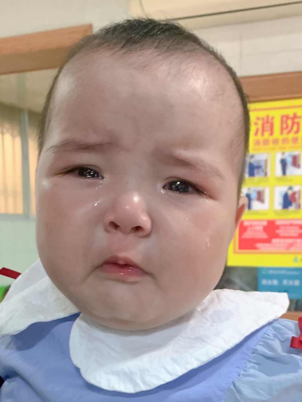 这哭泣的表情包～6月龄的小戏精 图一:6个月体检,看见医生就开始哭