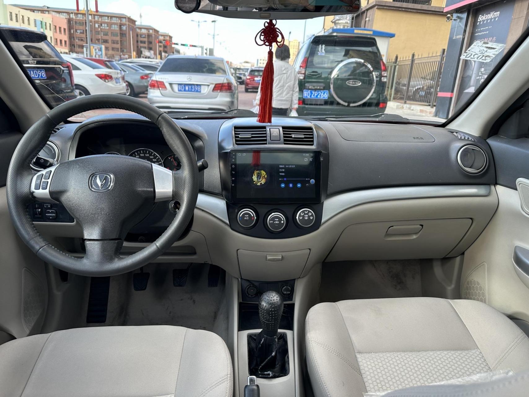 13年长安悦翔v5.9800元 包过户 不讲价!