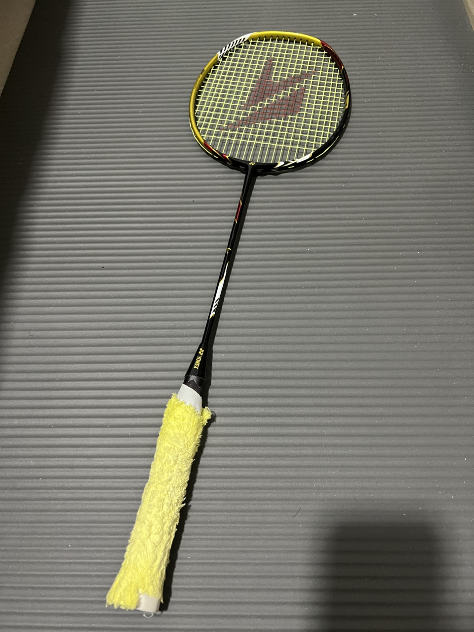 林丹 羽毛球拍 尤尼克斯 yonex