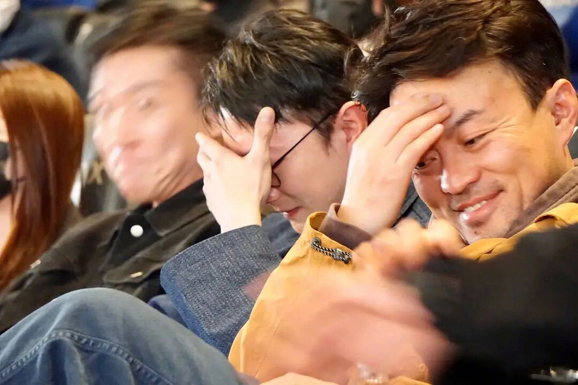 找到了三兄弟扶额名场面 不止不休首映礼的狂飙三兄弟被cue到, 小盛