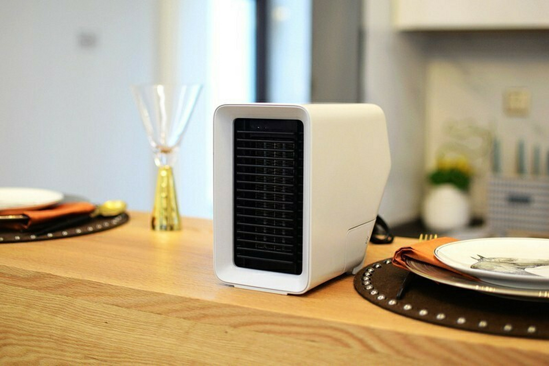 这个冬季的温暖 vh"煦"桌面地面通用暖风机.