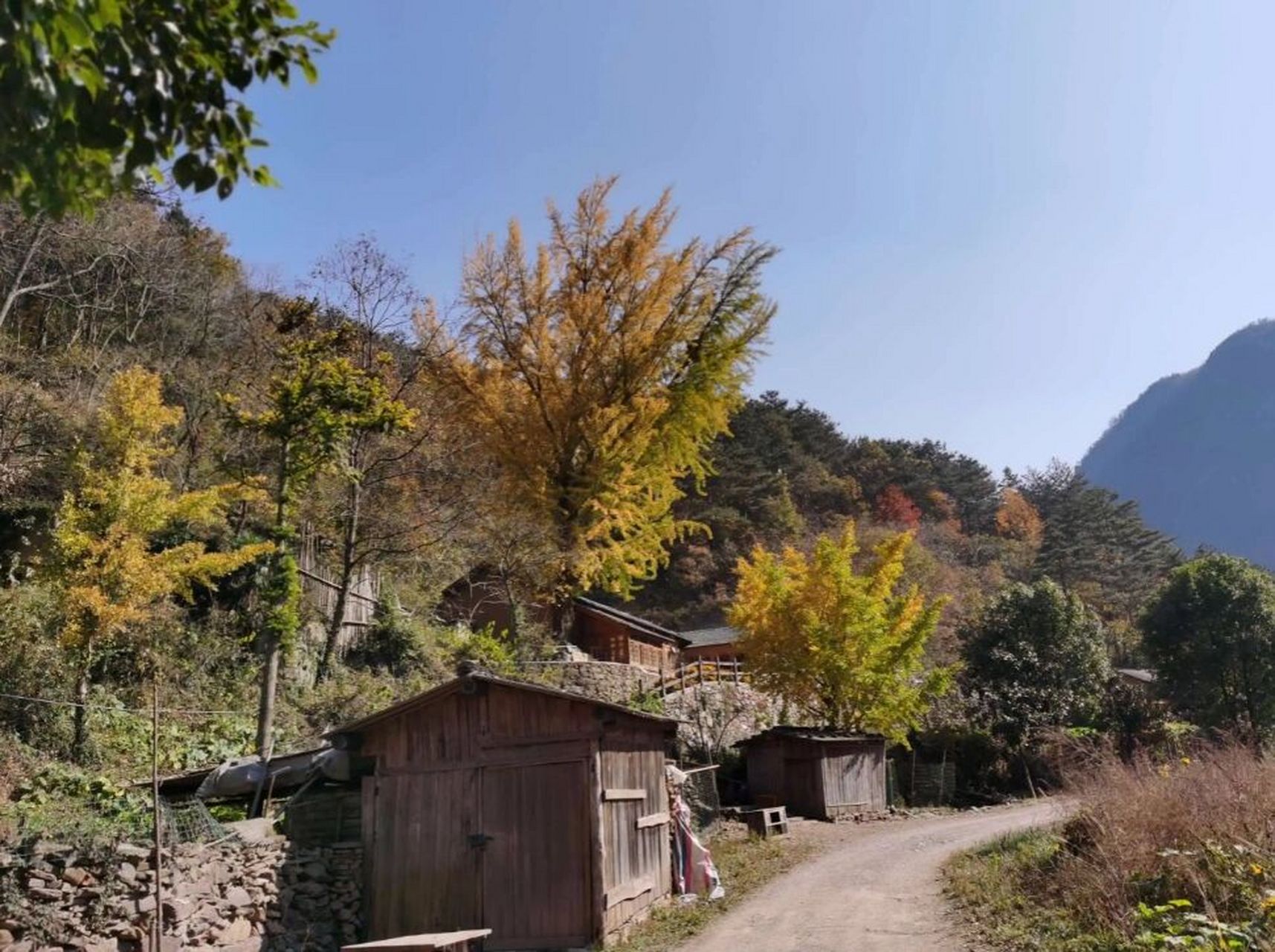 国庆假期值得去的小众景点⑥——水没坪村 钟祥客店镇的水没坪村,几