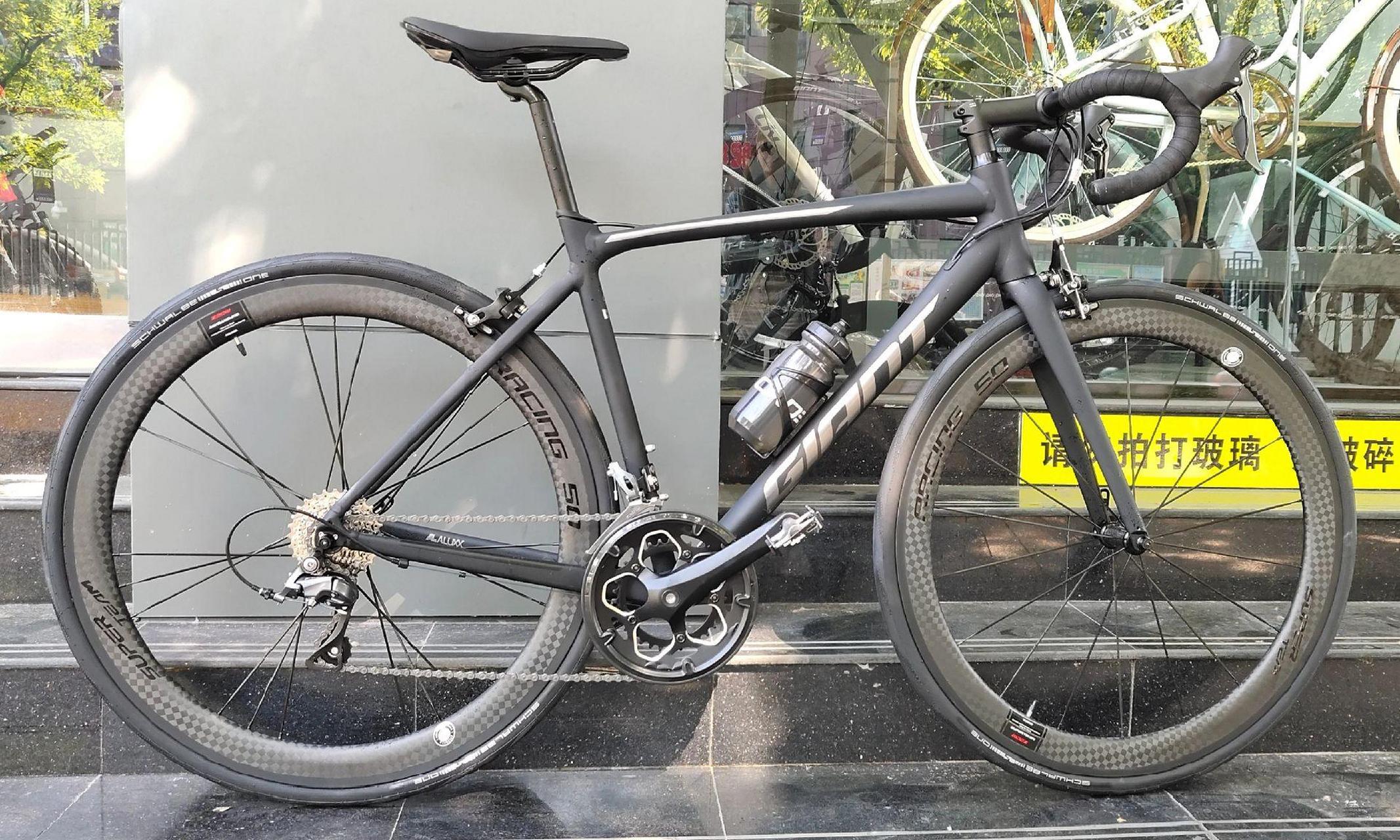 长腿小姐姐继续升级捷安特scr2,换装碳纤维轮组,世文28c外胎.