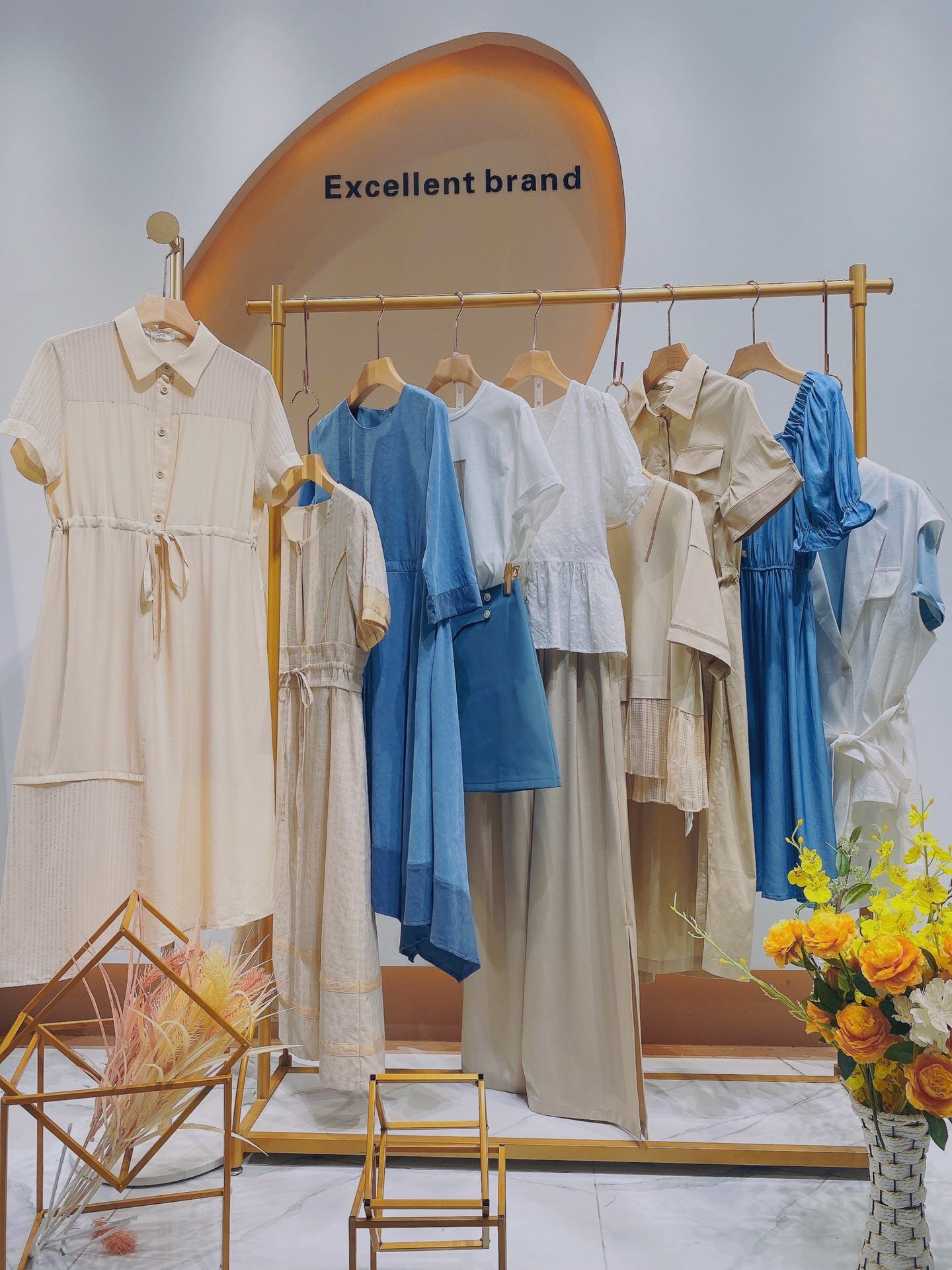 轻复古风女装品牌【vivis薇薇希】21夏,❤️刻画三分,留白七分